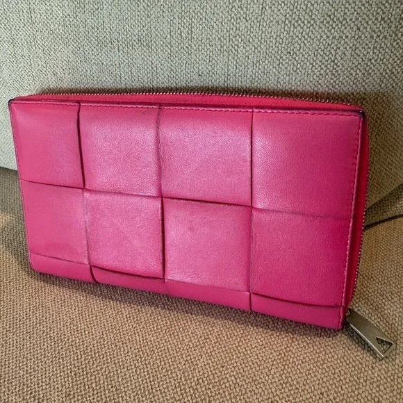 Bottega Veneta Pink Intrecciato Zip Around Wallet - Picture 6 of 11